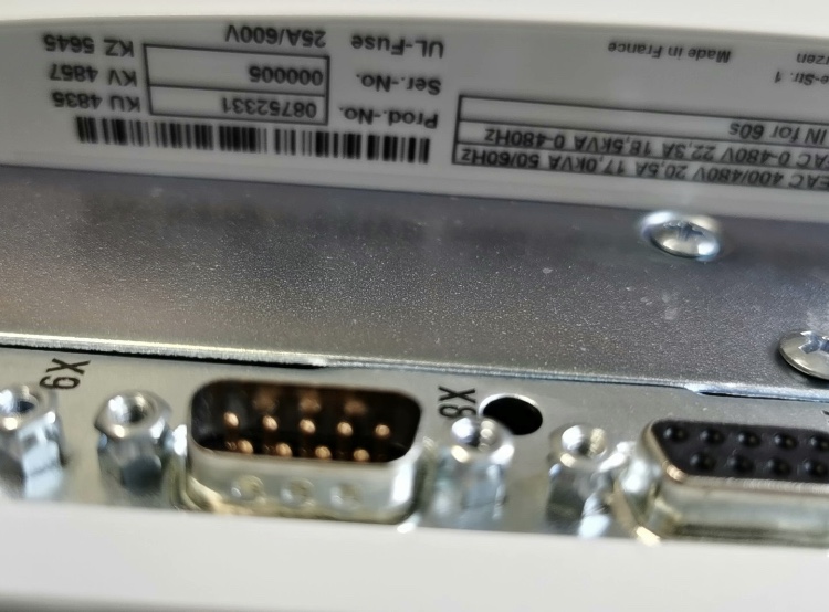 Lenze Servo Inverter EVS9321-ES, EVS9322-ES, EVS9323-ES, EVS9324-ES, EVS9325-ES, EVS9326-ES 11kW, 20.5A, 3PH, 50/60Hz, 400/480V, EVS9321-CS, EVS9322-CS, EVS9323-CS, EVS9324-CS, EVS9325-CS, EVS9326-CS