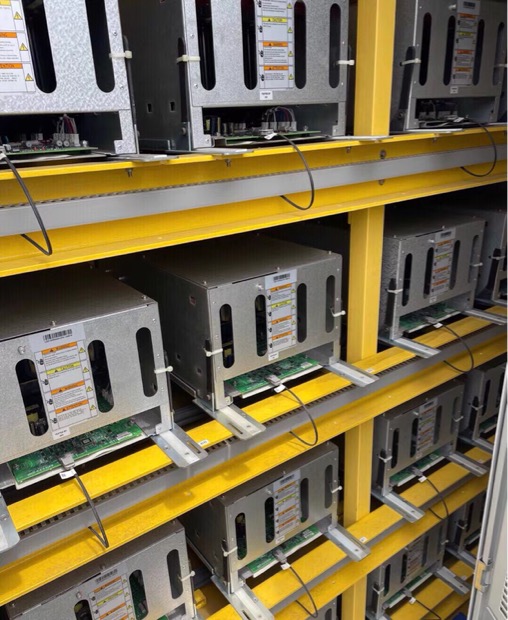 DCR Power Supply: A1A14000461.00, Teclado - IHM: A1A460A26.23, Célula de potência 260A: A1A10000494.260, Fibra ótica: A5E01437712, Contator by-pass: A1A10000539A. Blower: A7B93000049298