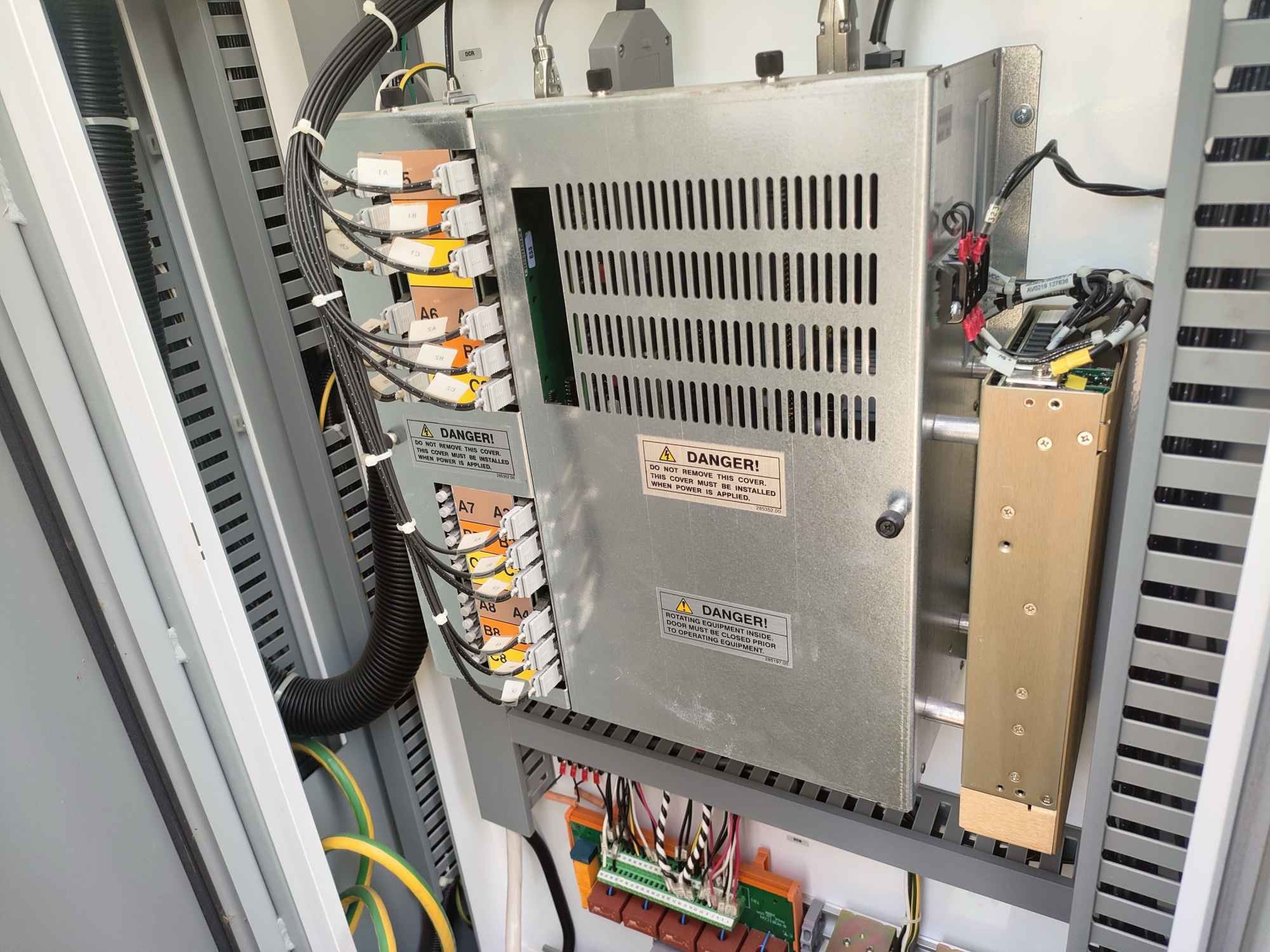Siemens Robicon DCR Box 461R57.00, Pentium CPU kit 363658.00, Mother board 363628.00, Analog I/O board kit 363629.00, Signal conditioning board 363633.00, Fiber optic link board 461D85.00