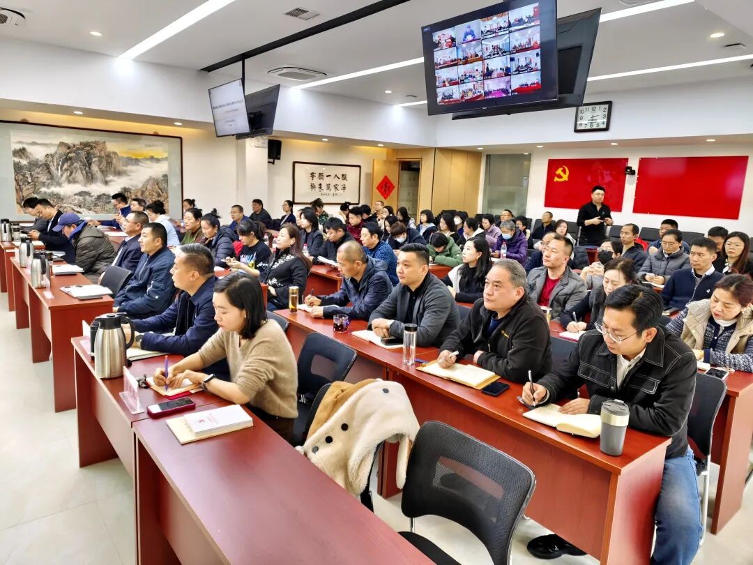 中共中央办公厅印发《关于加强社会组织党的建设工作的意见（试行）》