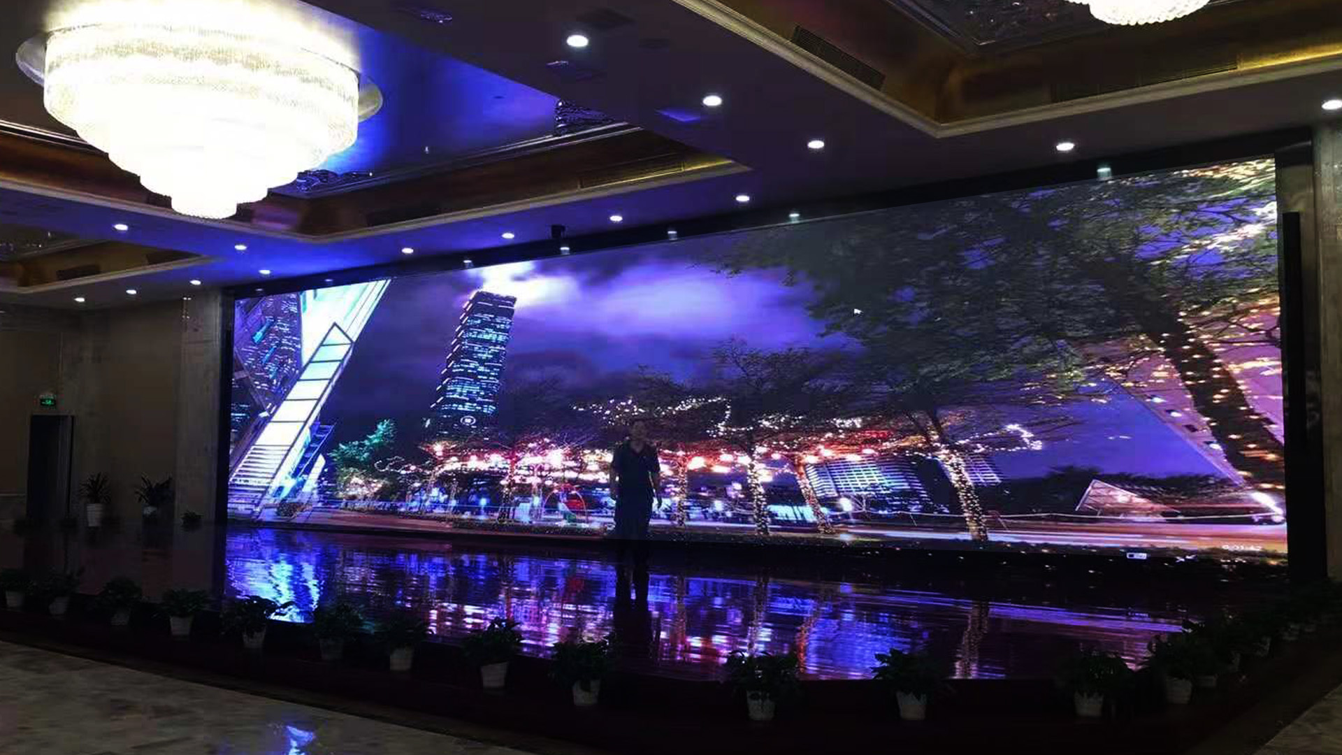 Church led video wall Huston 2.5