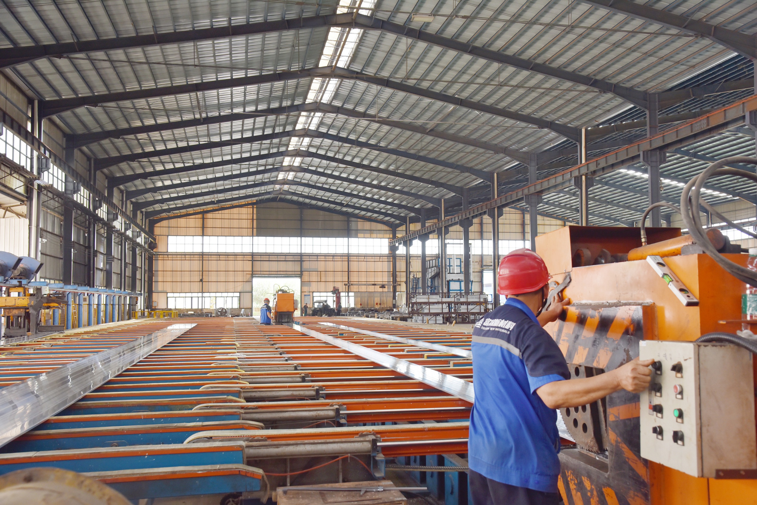 Extrusion Machine 25 # Material Bed