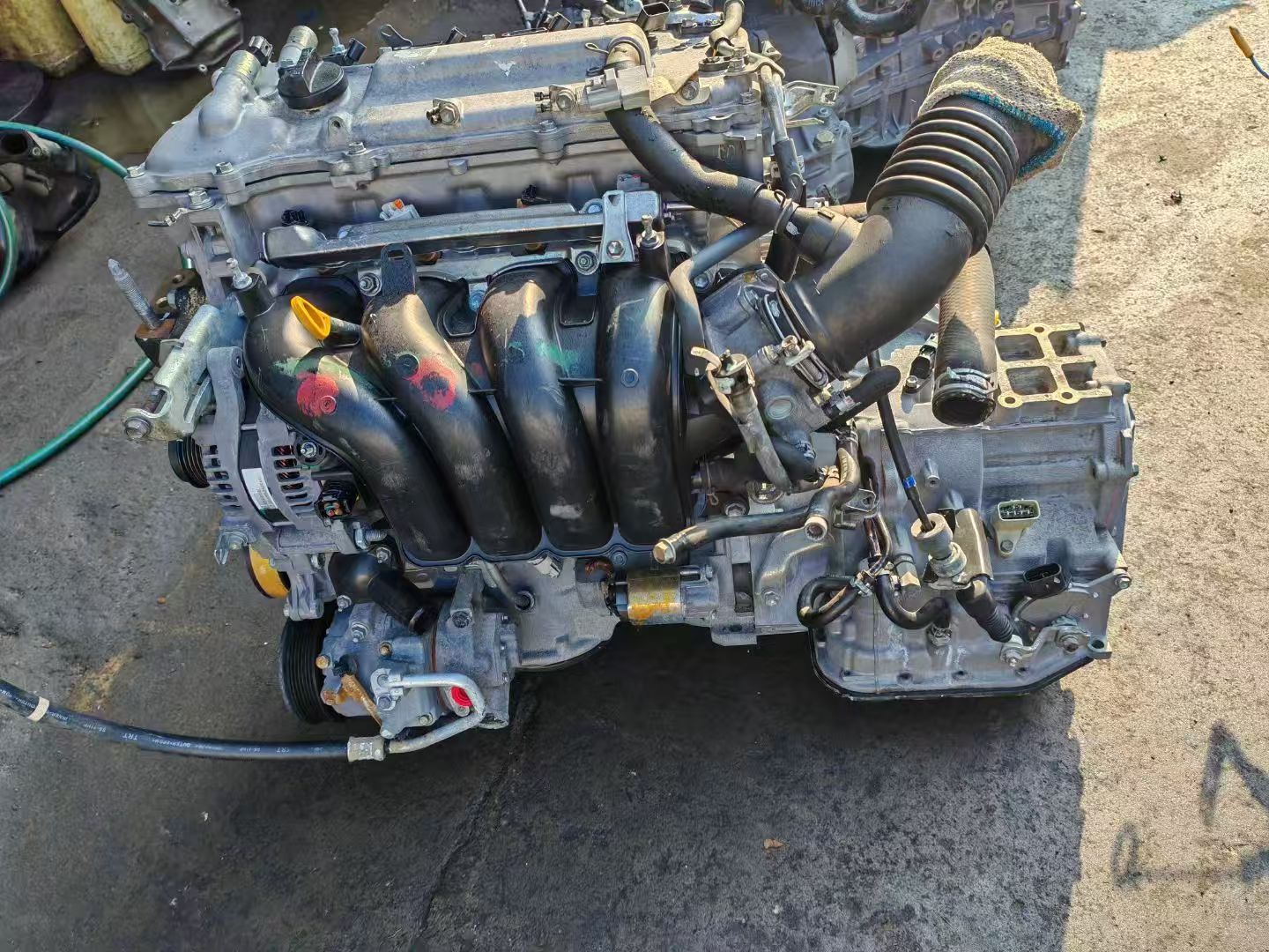 Used Toyota 2ZR-FE 1.8L DOHC VVT-i Engine With Transmission Gearbox