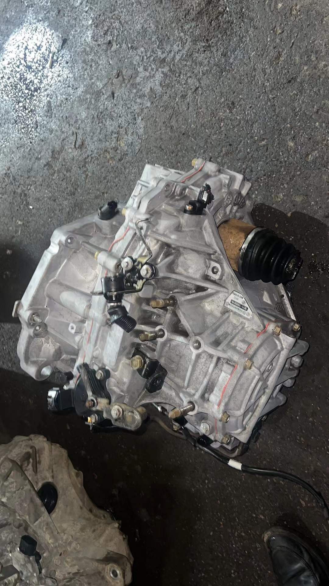 Used Hyundai Kia A4CF1 4-Speed Automatic Transmission FWD Gearbox