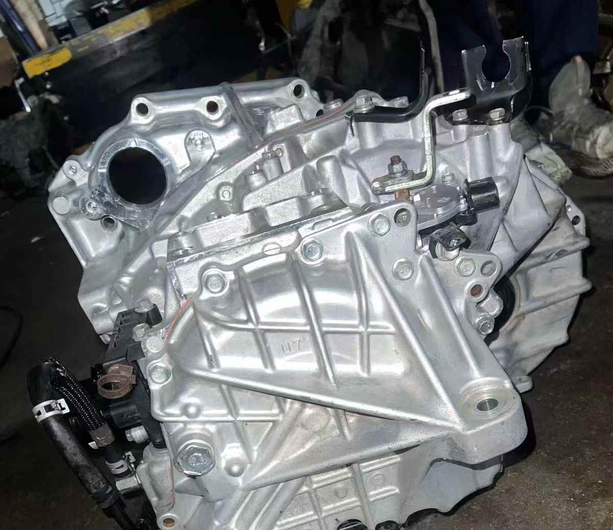 Used Toyota U761E 6-Speed Transmission Gearbox for Camry RAV4 Lexus ES 2.0L 2.5L FWD