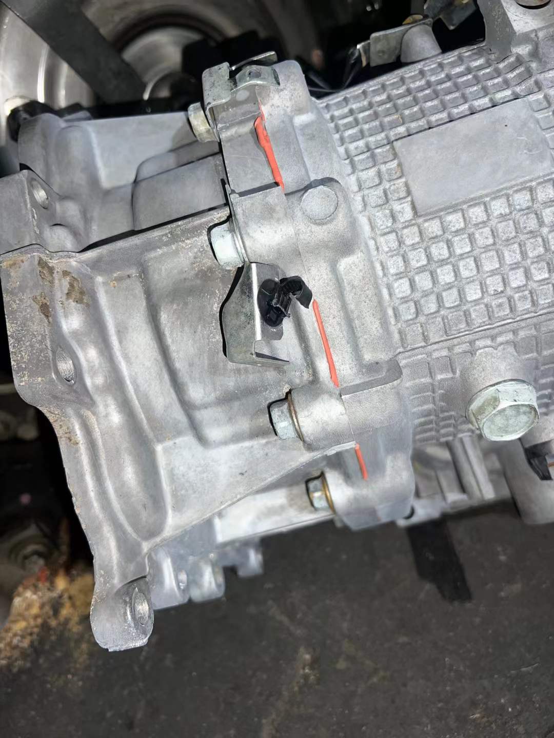 Used Mitsubishi V5A51 5-Speed Automatic Transmission Gearbox for Pajero L200 3.0L 3.5L 3.8L 4WD