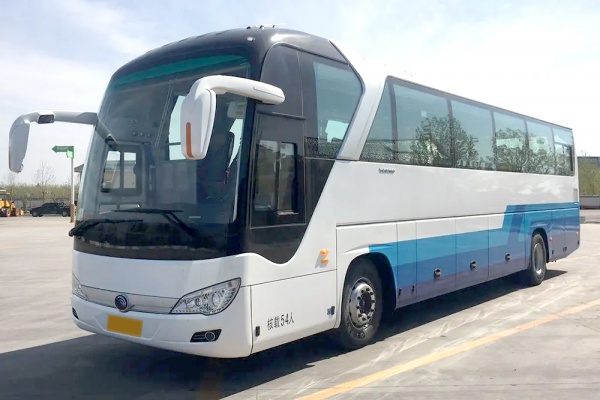 53座大巴车