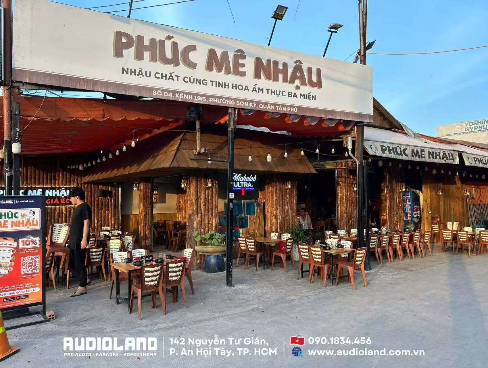 CMX WSK-640C/WSK-640CSIP Creates an Immersive Audio Experience for Vietnamese Restaurant Space
