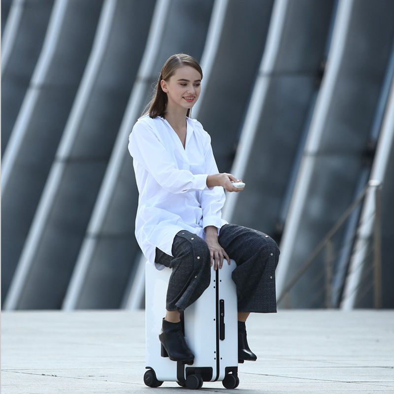 IN01   Smart riding suitcase