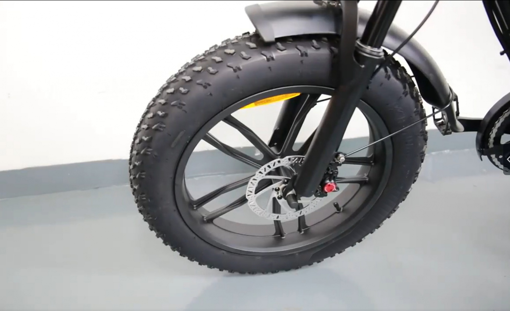 1000W 48V 15Ah Electric Bike V8 Ready EU Stock Rear Carriage 60km Range