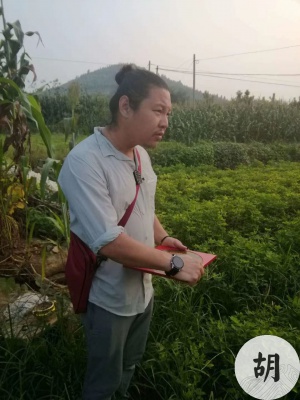 為山東一位客戶考察自己祖墳，並且給予整改建議