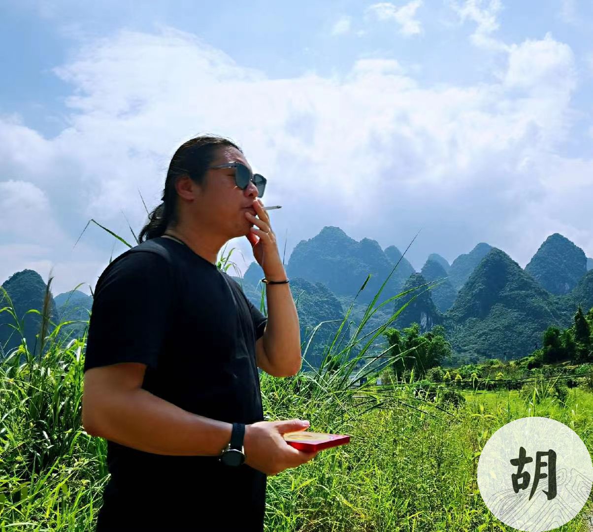 到廣西桂林地區為客戶點出正穴，此地喝形三千月，是一處留題大地