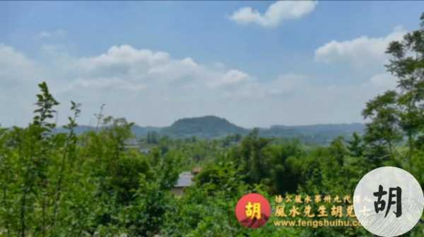 为重庆福主点穴，喝形七星拱月形