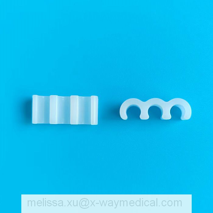 Medical 6mm 3.85mm 3-channel Multi-cavity Clip Angled POM White, 3 Three Channels Guide Wire protection Dispenser Clips Clamps