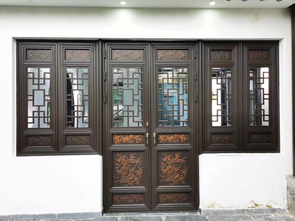 Puertas y ventanas antiguas de estilo chino
