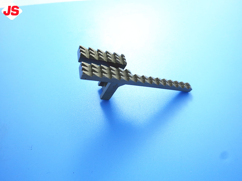 25744 FEED DOG  FOR TITAN DK2500 2502K CARPET OVEREDGING SEWING MACHINE PARTS  SEWING ACCESSORIES