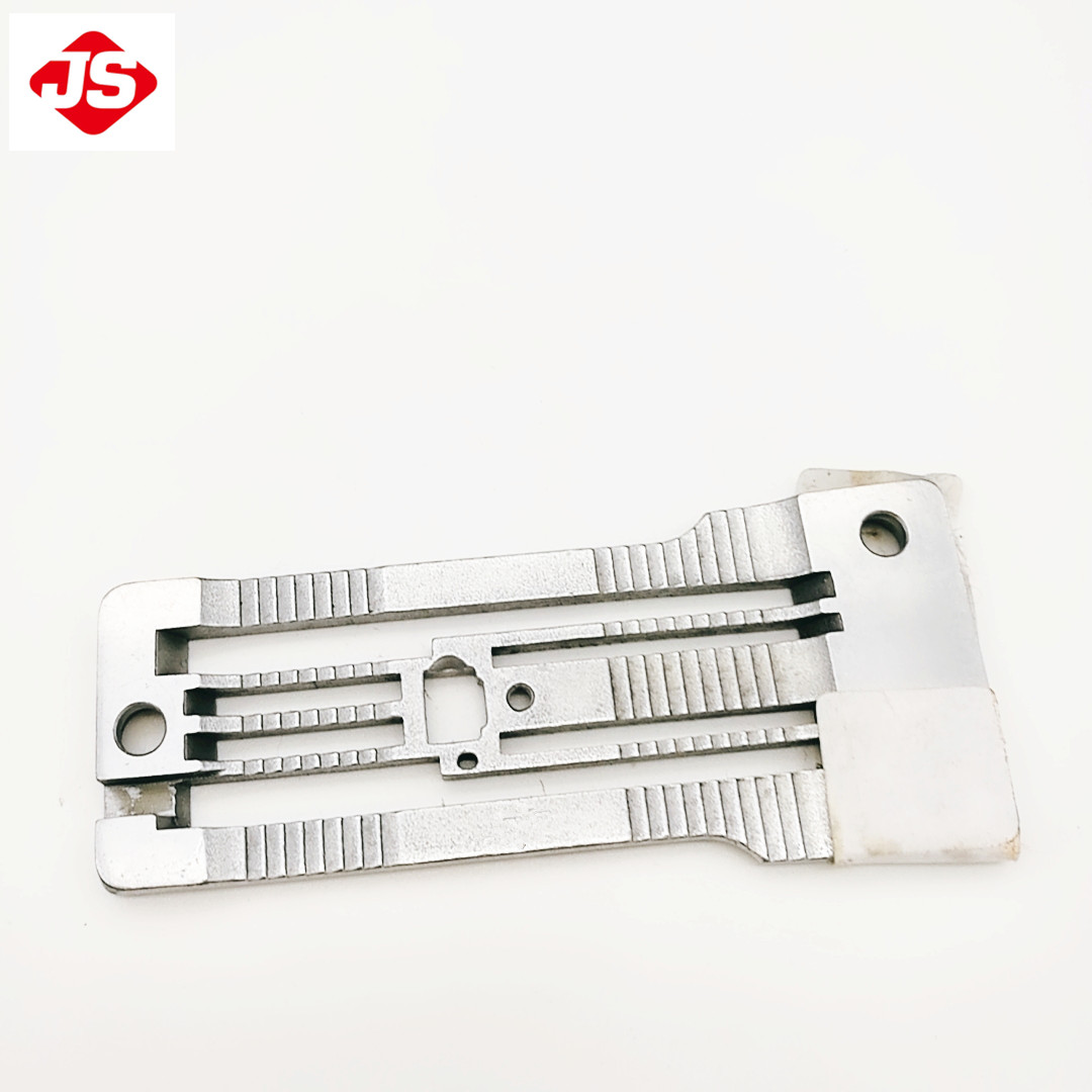0068490 NEEDLE PLATE OF YAMATO FD-62 4NEEDLES 6THREADS INDUSTRIAL SEWING MACHINE PARTS