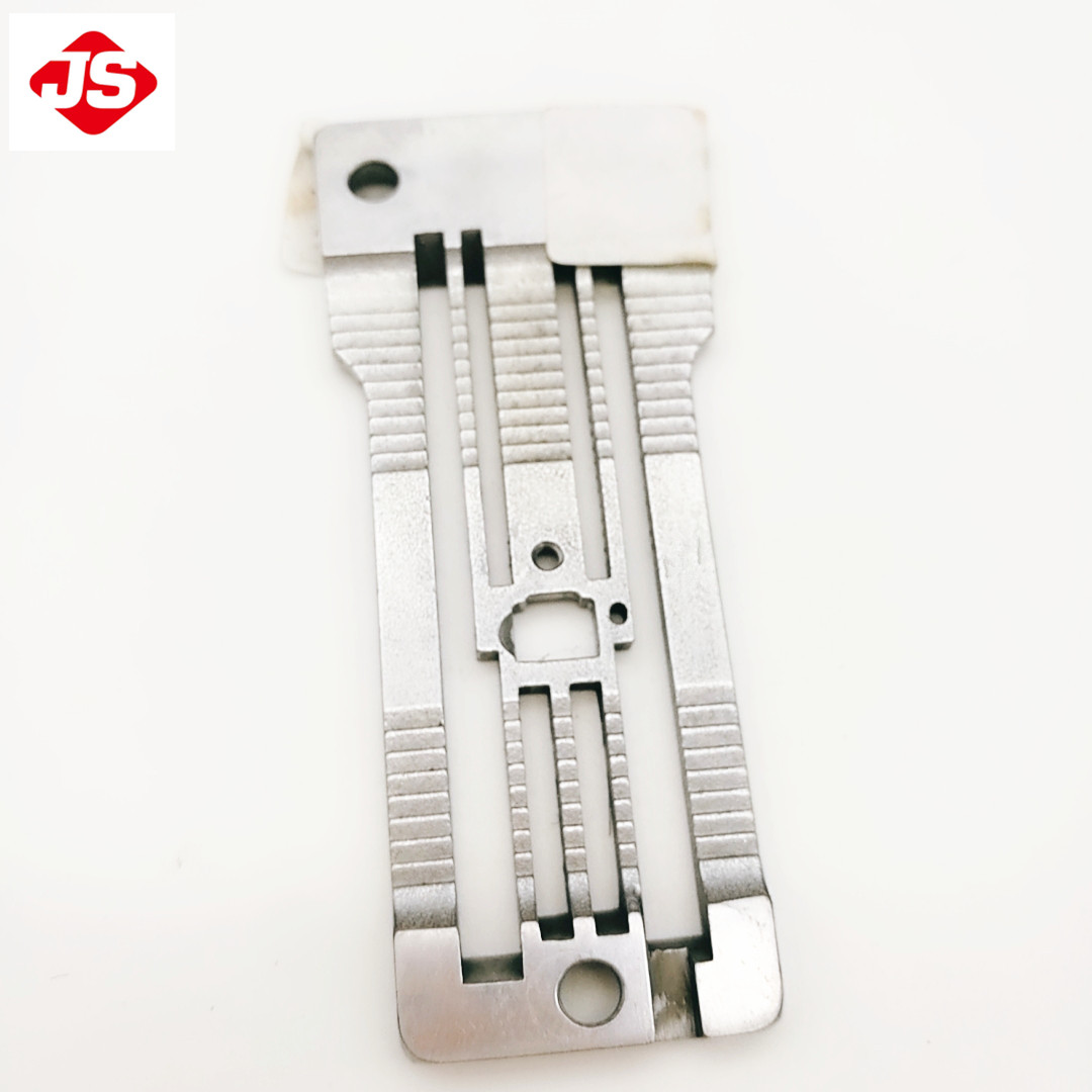 0068490 NEEDLE PLATE OF YAMATO FD-62 4NEEDLES 6THREADS INDUSTRIAL SEWING MACHINE PARTS