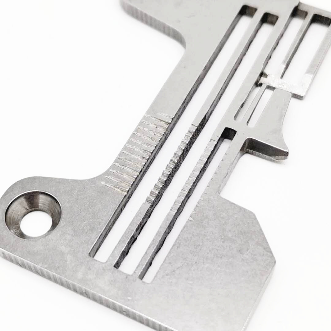 E229 Needle Plate For SIRUBA 700K Sewing Machine Spare Parts Apparel Machine Accessories