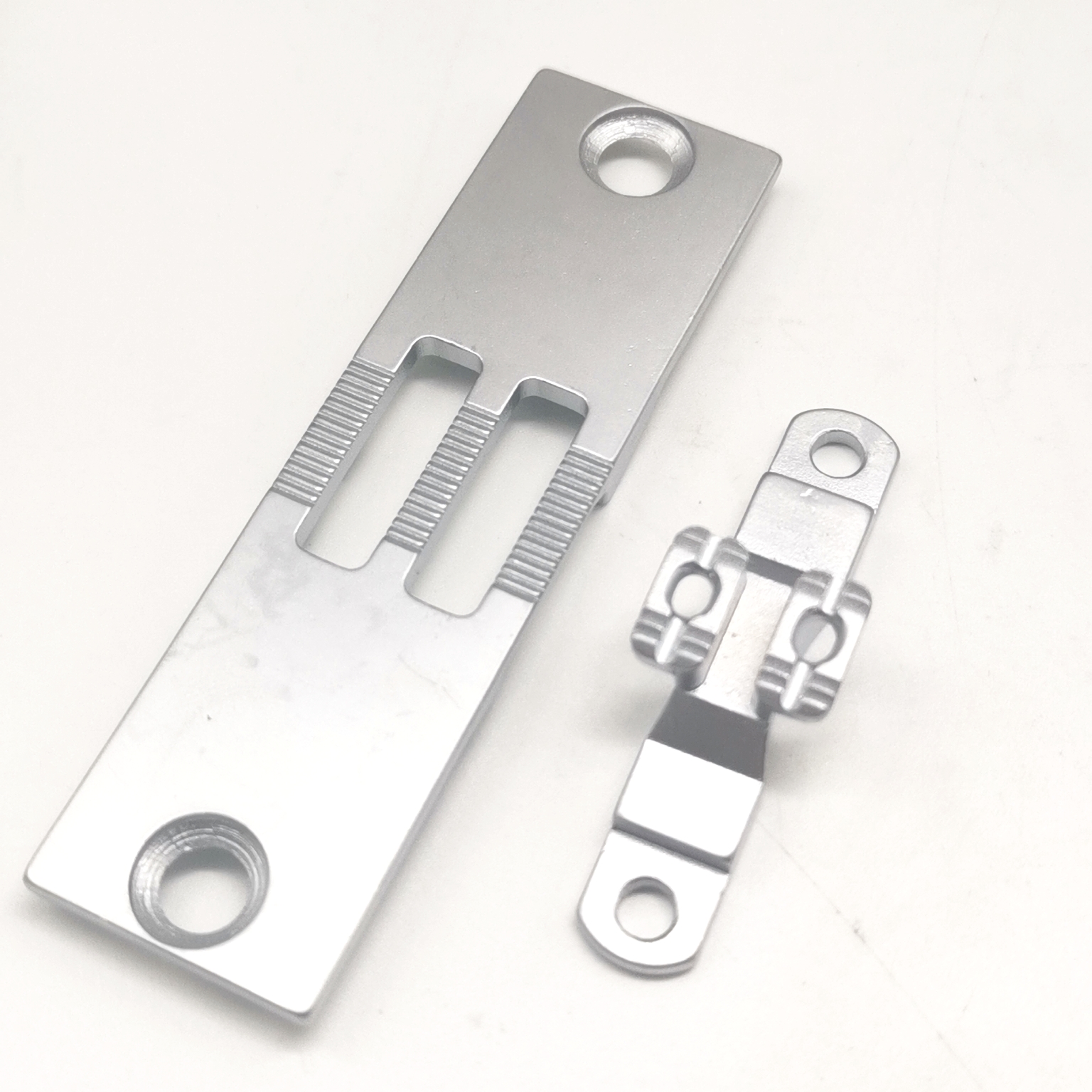 0867 200420 +0867 210450 Needle Plate, Feed Dog 10MM Durkopp Sewing Machine Parts