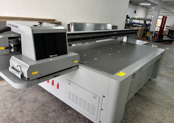 2513 UV Flatbed Printer