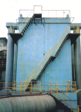 Long bag low pressure pulse dust collector