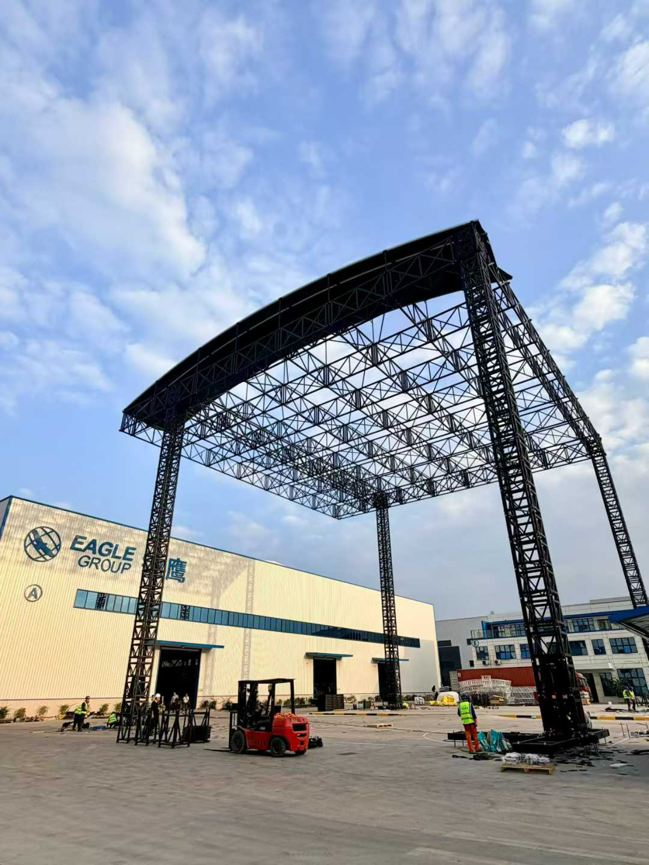 南宫娱乐铁屋顶电缸架再次亮相！12套预定，用...