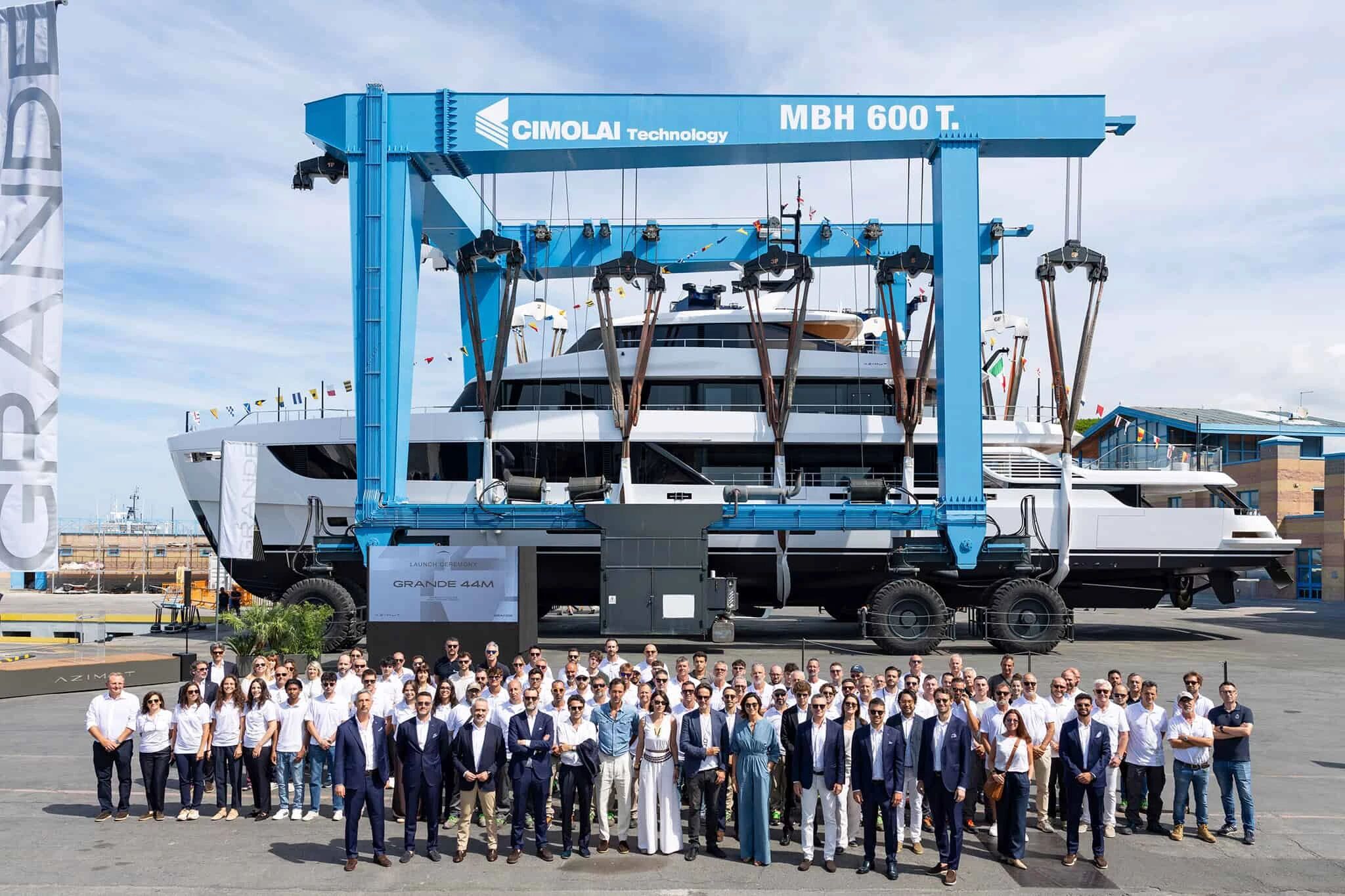 Azimut全新旗舰Grande 44M下水，重新定义44米超级游艇
