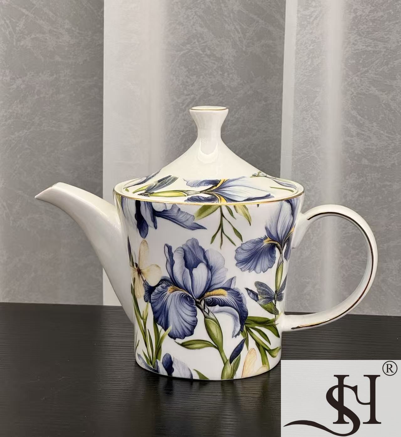 Large-capacity set of ceramic kettles