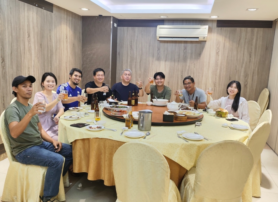 Gentai Team With Clients In Philippines