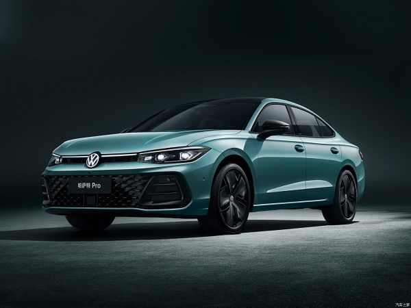 VW Passat Pro 2025 380TSI Star Dragon Edition