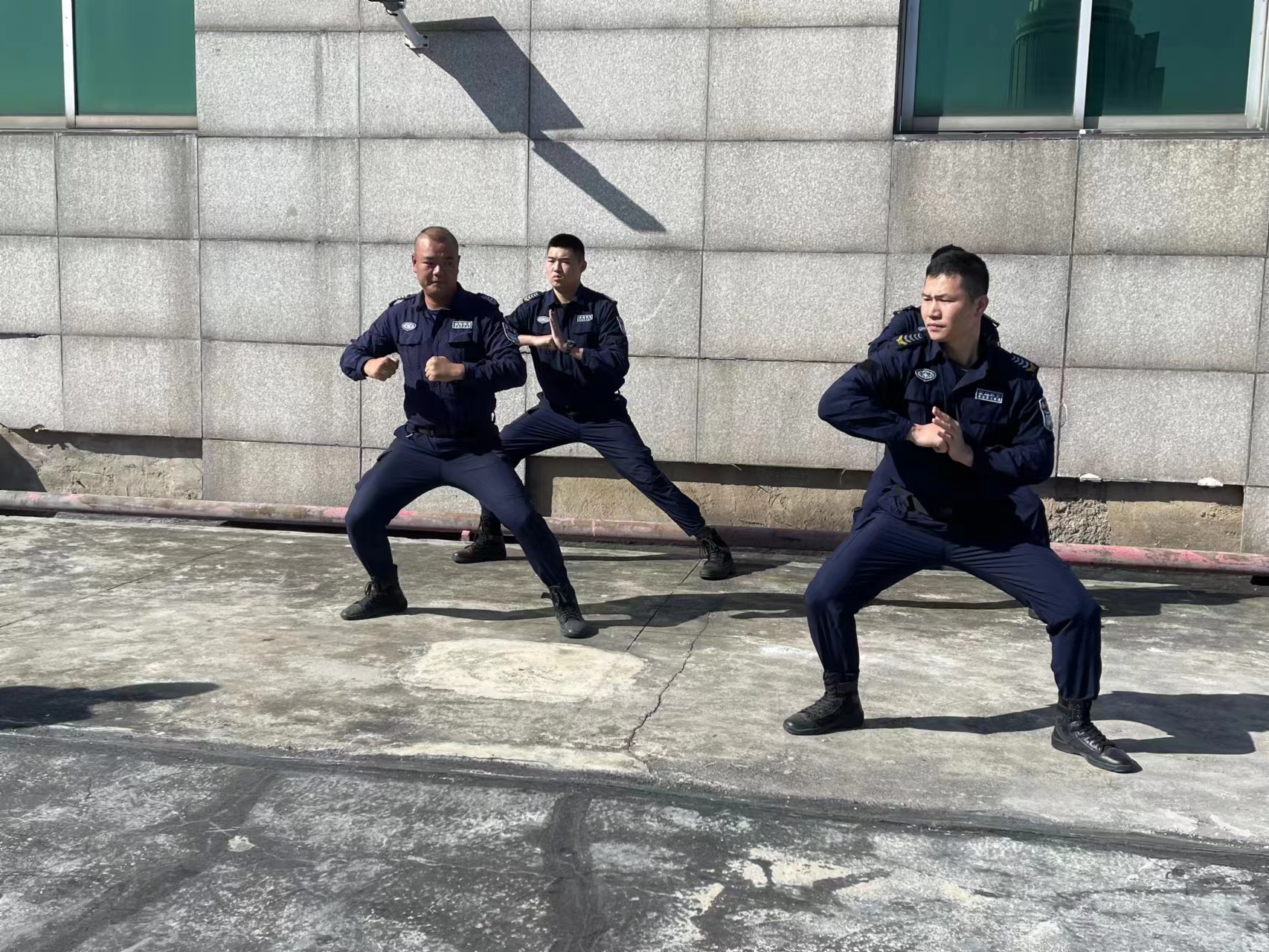 保障服务质量，坚持培训上岗