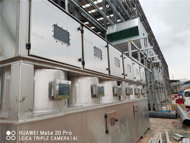 安装中的旋流塔设备