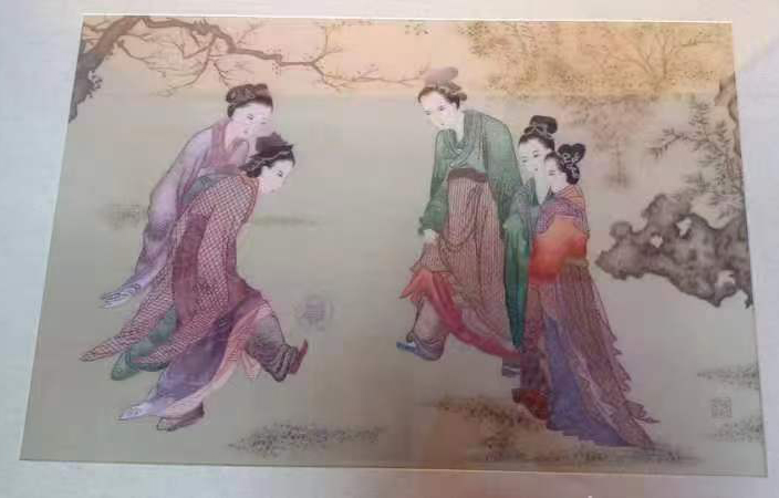 苏绣（仕女蹴鞠图）