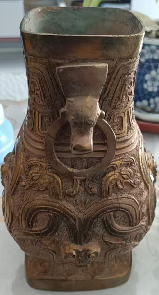 青铜器盘龙纹颂壶