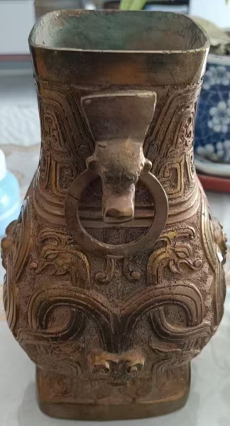 青铜器盘龙纹颂壶