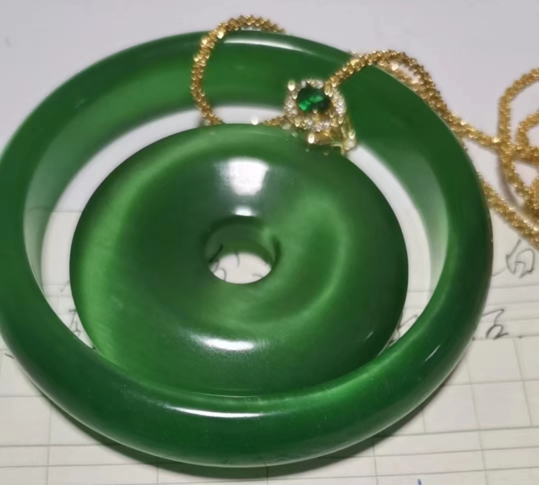 龙眼玉手镯平安扣