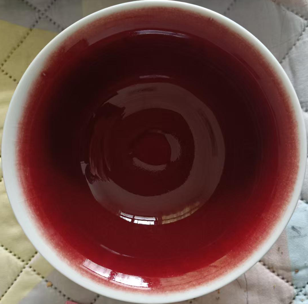 清麒麟红釉碗