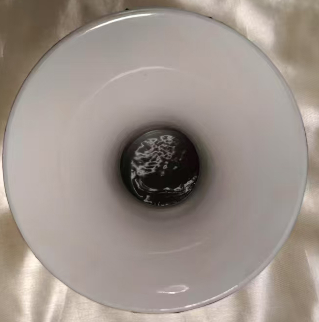 掐丝珐琅彩红底大肚龙纹瓶