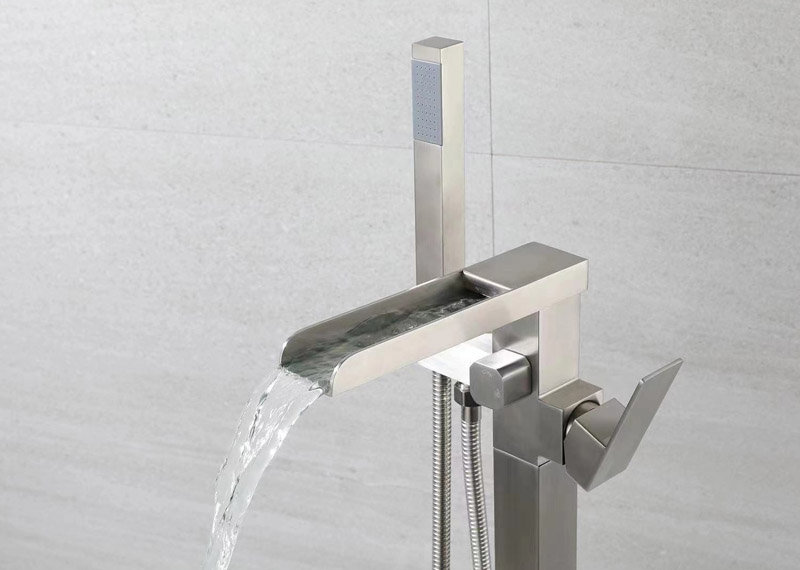FLOOR BATHRUB FAUCET