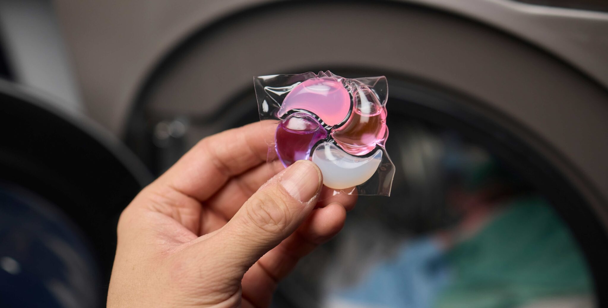 清洁背后的化学：一颗 PVA 薄膜的环保使命