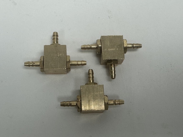 TY1046 3 way adaptor 