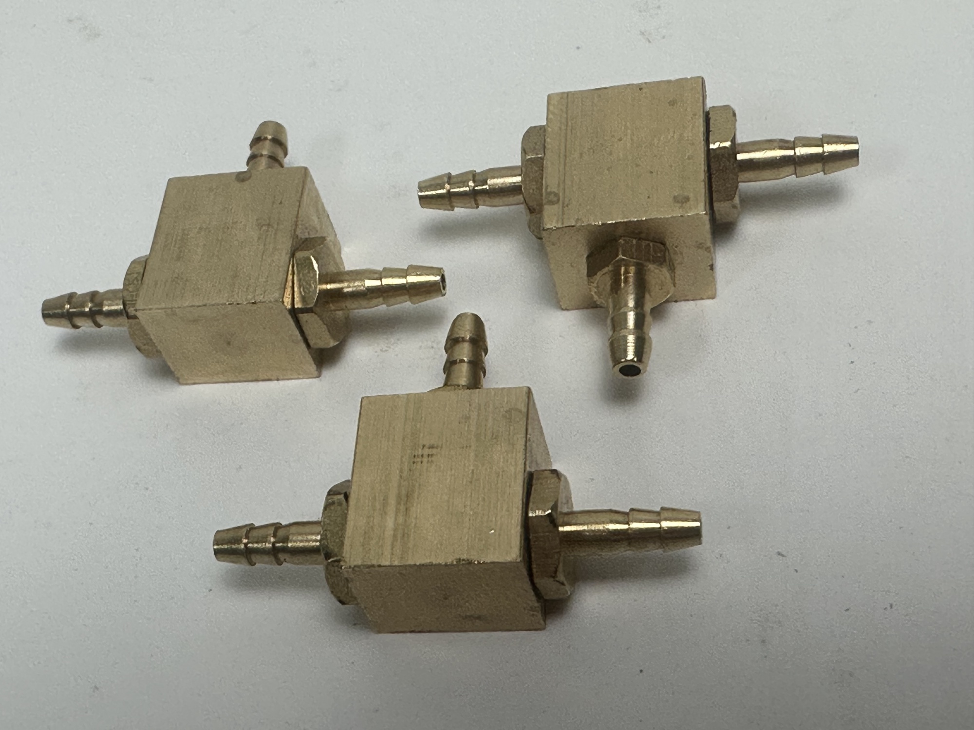 TY1046 3 way adaptor 