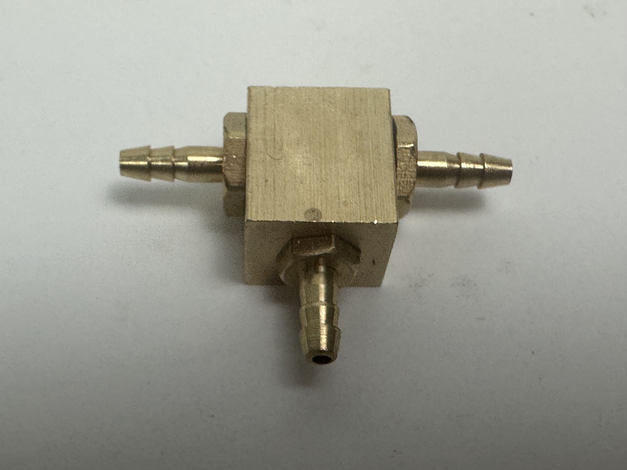 TY1046 3 way adaptor 