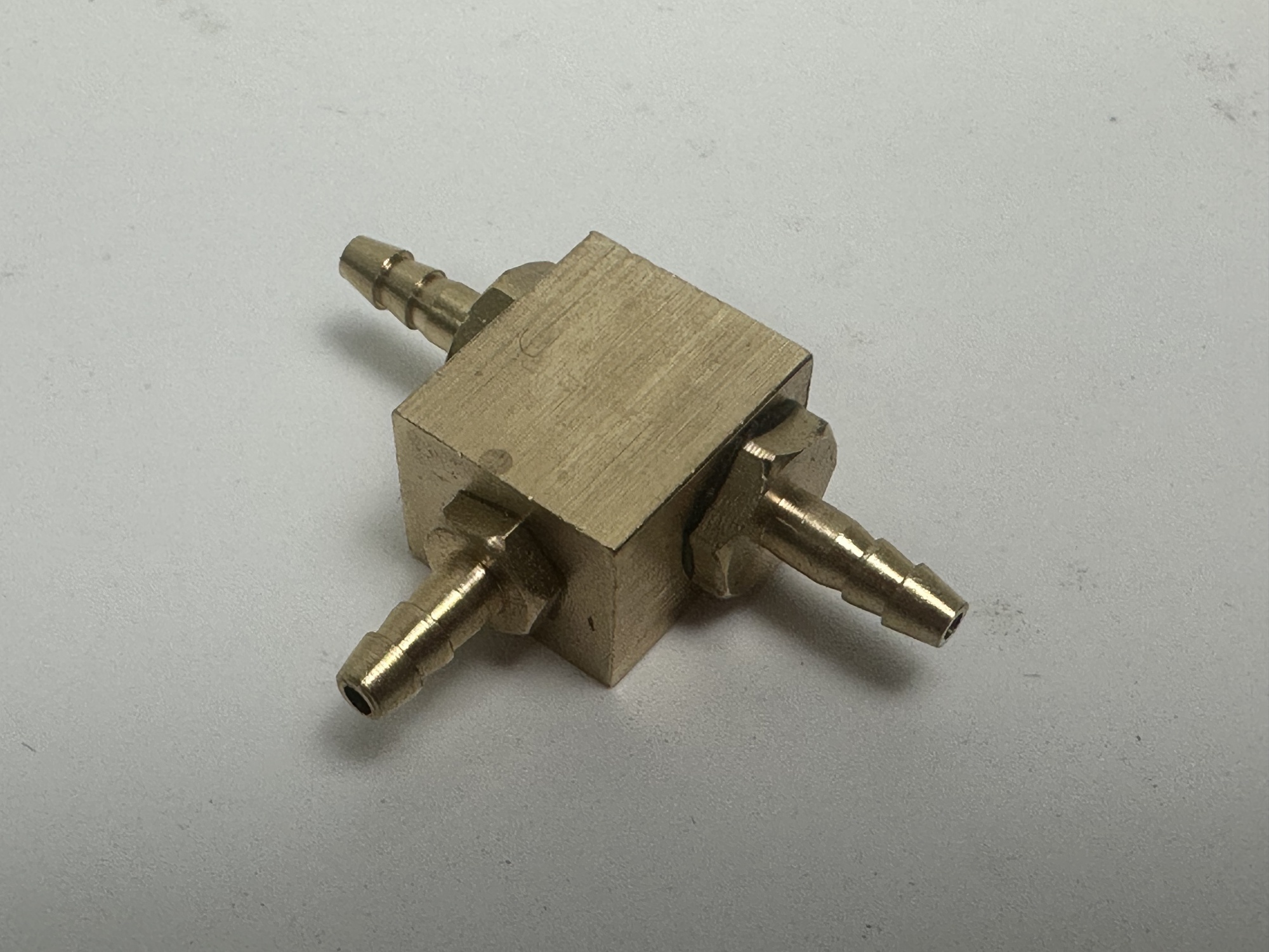 TY1046 3 way adaptor 