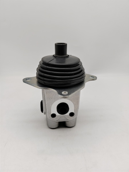702-16-03530 PILOT VALVE FOR KOMATSU PC100 PC120 PC130 PC138 PC200 PC210 PC220 PC228 PC240 PC300 PC350 PC360 PC400 PC450 PC550-7-8
