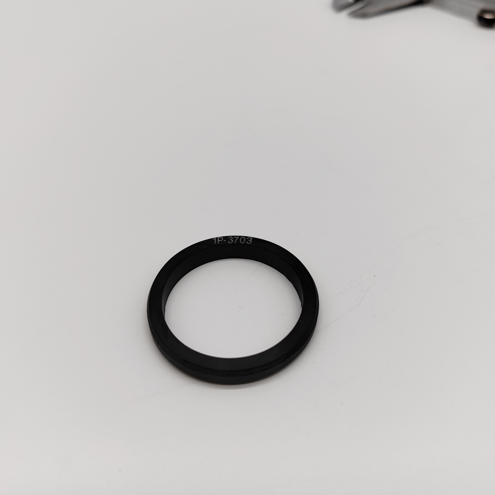 1P-3703 D-RING 31.9*3.4*5