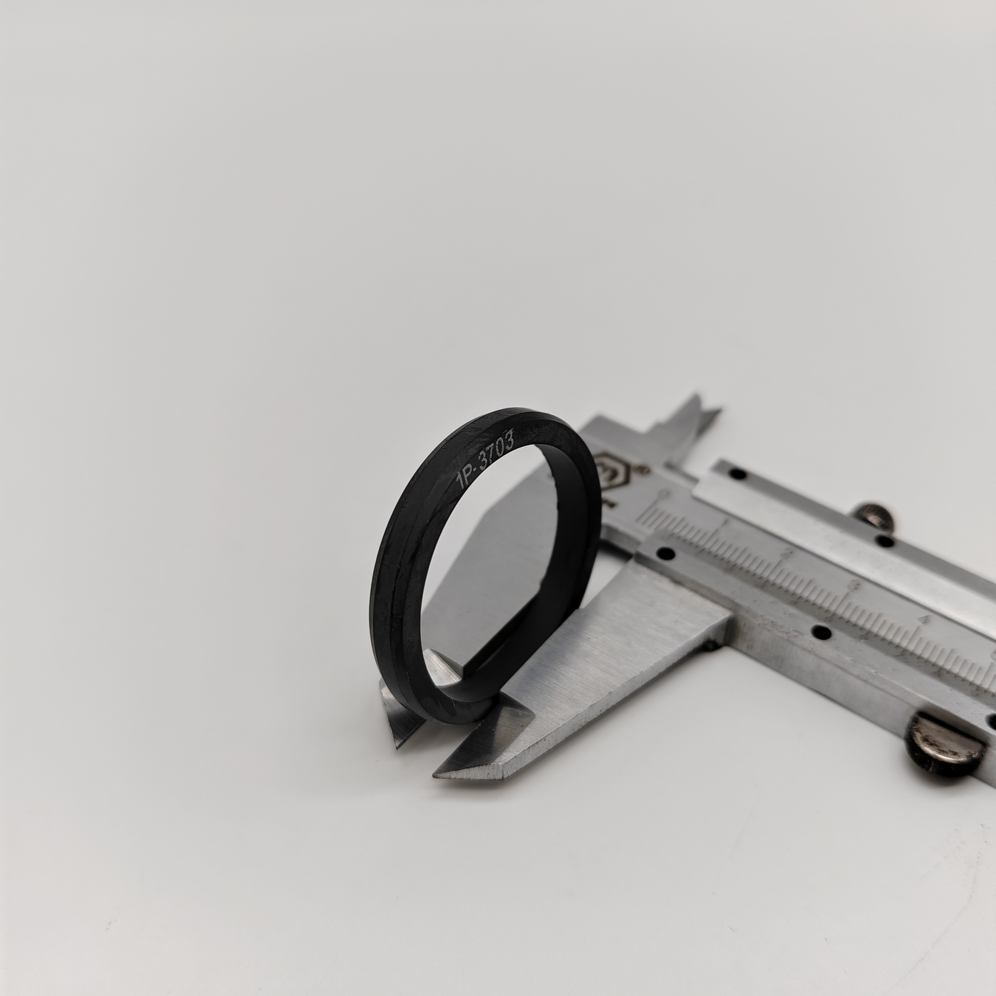 1P-3703 D-RING 31.9*3.4*5