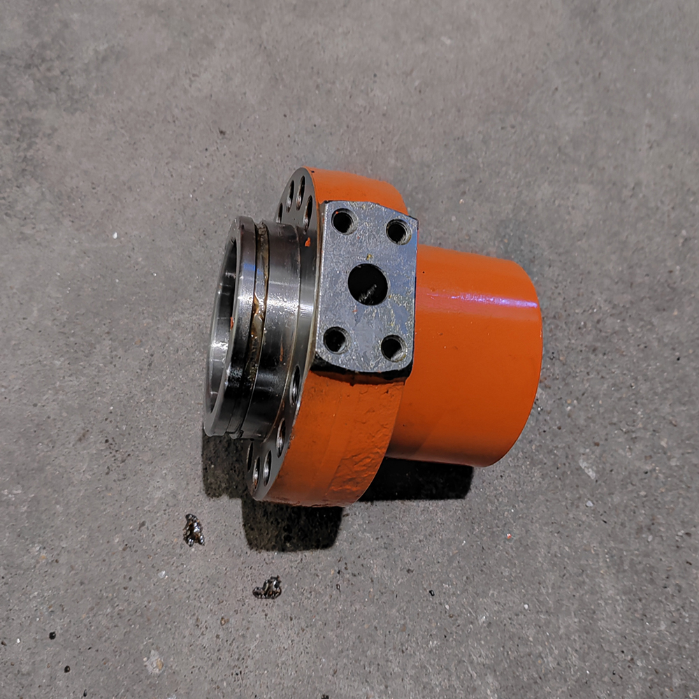 0667005 ARM HYDRAULIC CYLINDER HEAD FOR HITACHI EX120 EX130 EX135 EX140 EX150 -2-3-5 ZX120-3