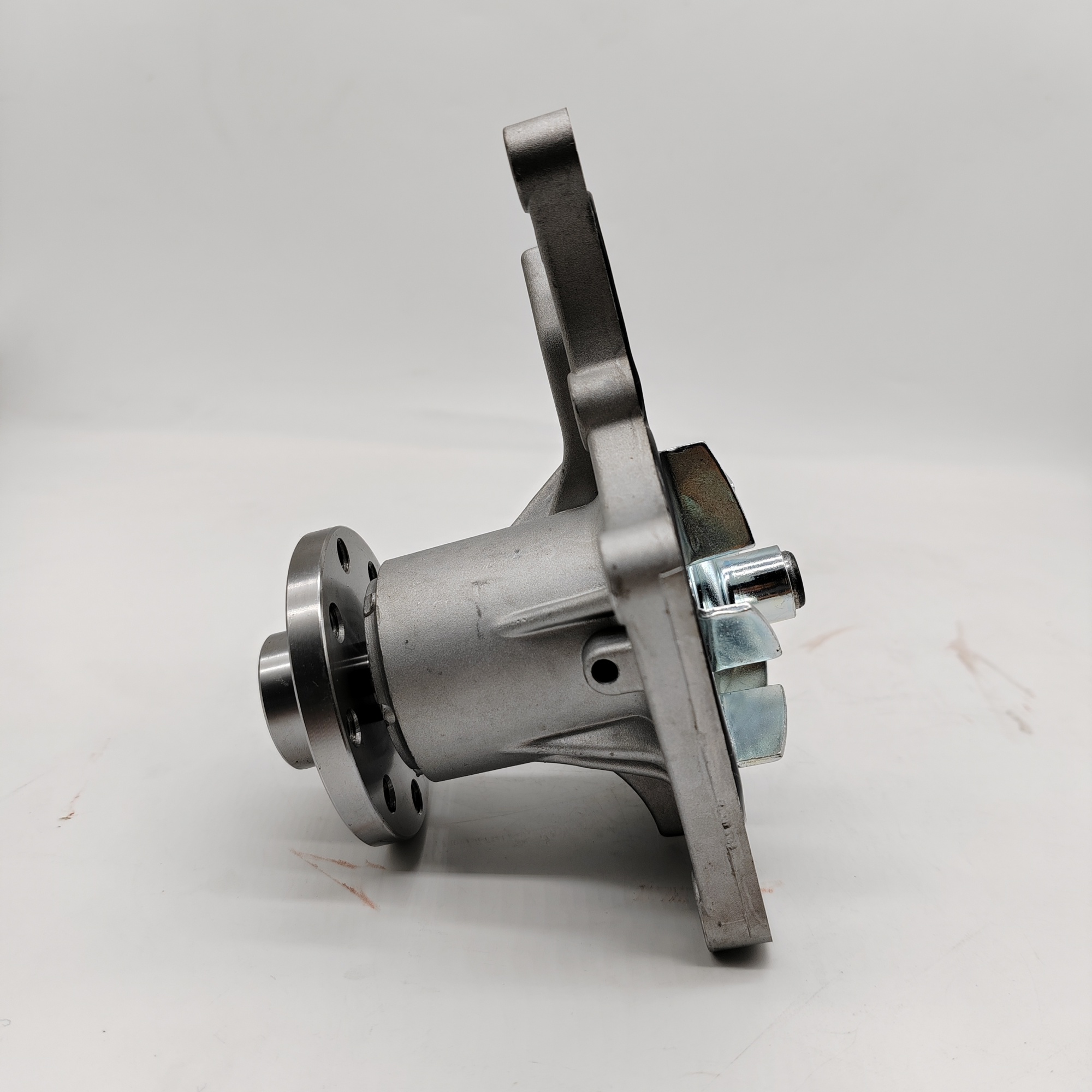 Engine water pump 8-97259018-0 8-94140341-0 8-97123330-0 for ZAXIS70 ZAXIS75 SY75 SK70SR XE80 XE85C DH55 FR80 engine 4JB1
